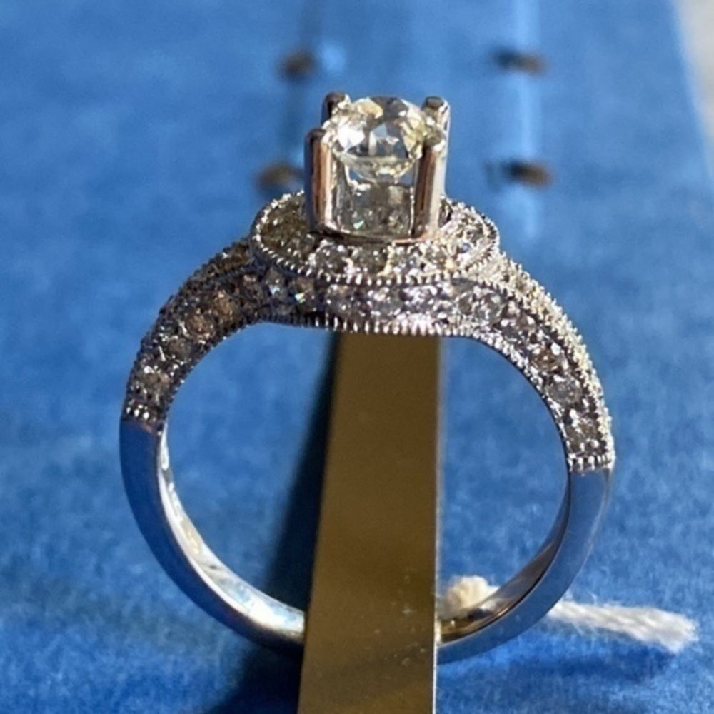 Final Sale Dimond ring gorgeous beauty stunning and elegant brand new